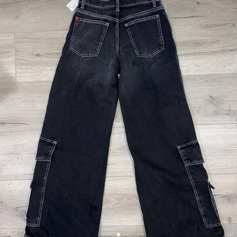 BDG Jeans - Picture 2 of 3